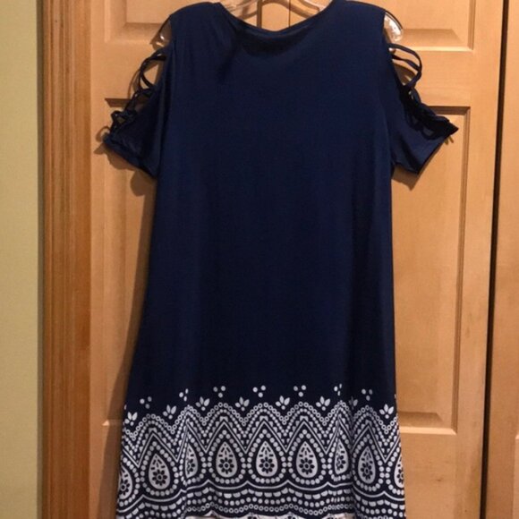 New Made with ❤️ Dress - Picture 6 of 7